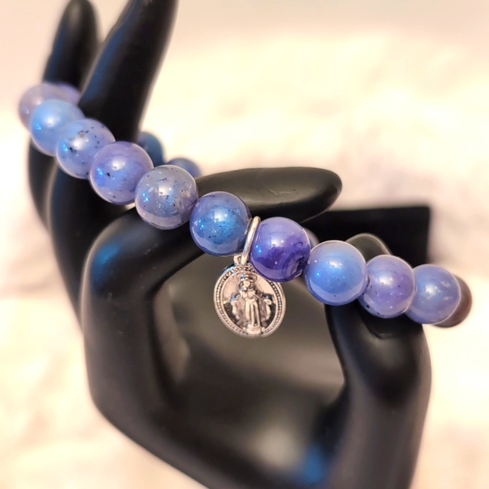 💵2/$10Bundle and Save💵 Blue Beaded Bracelet With Silver Toned Prayer Focus